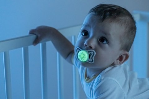 CHICCO PHYSIOFORMA LIGHT LUMI 6-16M+ Smoczek uspokajający silikonowy, 2 szt.