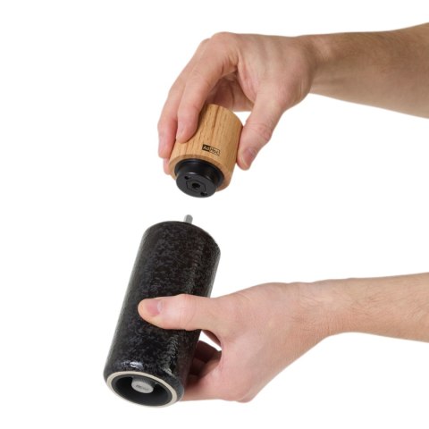 Młynek do pieprzu lub soli Yara, czarny