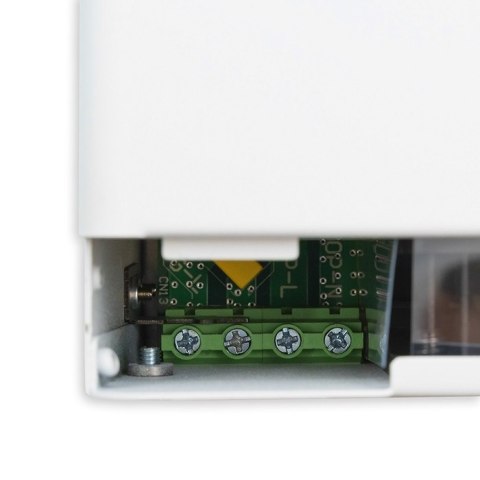 Qoltec Hybrydowy inwerter solarny Off-Grid 1500W | 100A | 12V | MPPT | Sinus | Opcja Wi-Fi | Power Factor 1.0