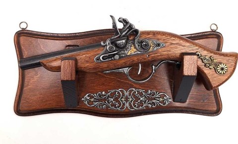 Replika pistoletu na wieszaku - do powieszenia na ścianie - TR-239