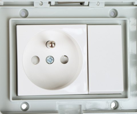 GNIAZDO NATYNKOWE POJEDYNCZE Z ŁĄCZNIKIEM ATLO-S1IP5-SW 220 ... 240 V 10 A ATLO