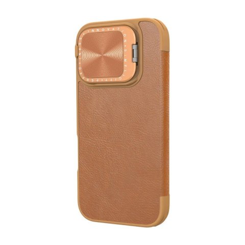 Etui NILLKIN Qin Prop Leather do iPhone 16 (brązowe)